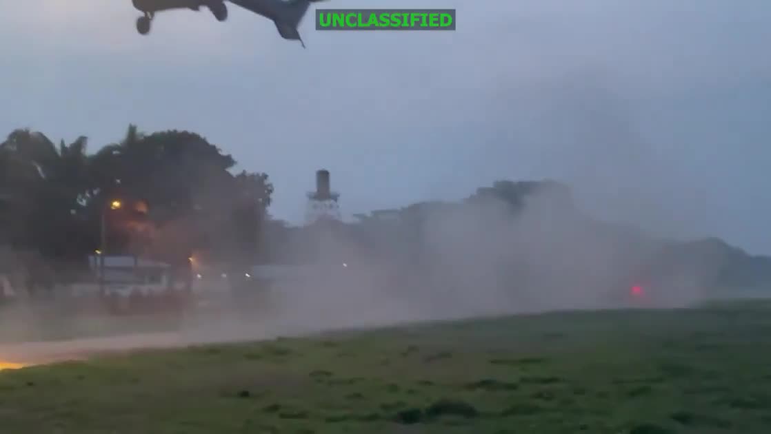 GÜNEY KOMUTANLIĞI: 3 Mart'ta Ekvador ve ABD askeri güçleri, Ekvador'da terör örgütü olarak tanımlanan gruplara karşı operasyonlar başlattı. Bu operasyonlar, Latin Amerika ve Karayipler'deki ortakların uyuşturucu terörizmi belasıyla mücadele konusundaki kararlılığının güçlü bir örneğidir. Birlikte, uzun süredir yarımküre genelinde vatandaşlara terör, şiddet ve yolsuzluk uygulayan uyuşturucu militanlarıyla mücadele etmek için kararlı adımlar atıyoruz. Ekvador silahlı kuvvetlerinin bu mücadeleye olan sarsılmaz bağlılıklarını, ülkelerindeki uyuşturucu militanlarına karşı devam eden eylemlerle gösterdikleri cesaret ve kararlılığı takdir ediyoruz. - GÜNEY KOMUTANLIĞI Komutanı General Francis L. Donovan