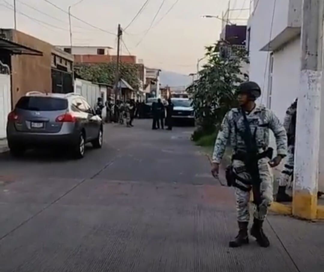 He Prosecutor's Office of Michoacán, State Police, and the National Guard raid 6 homes in Uruapan, including that of the former mayor, Ignacio Campos
